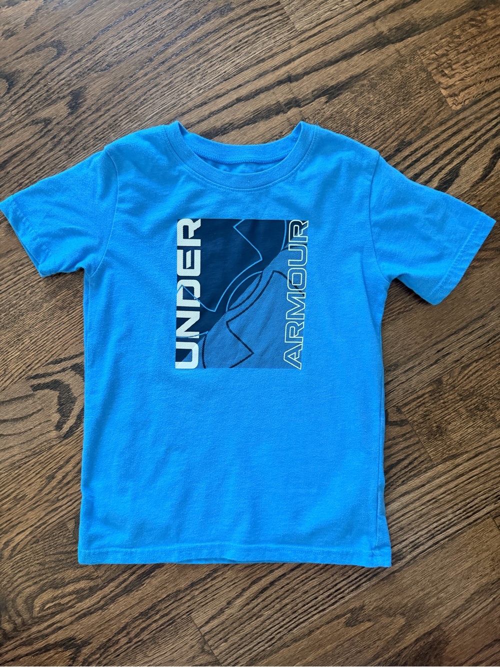 Under Armour Boys T-Shirt Size 7 * Like New
